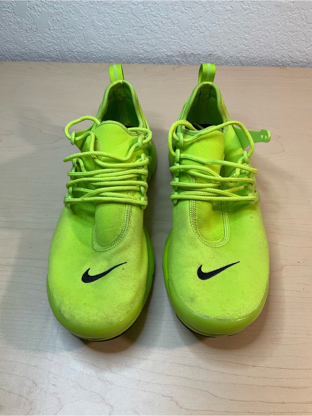 Nike Volt Neon Green Lace Up Sneakers